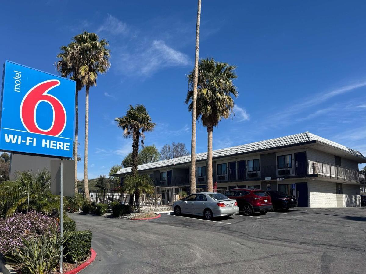 6-simi Valley, Ca Hotel 2*
