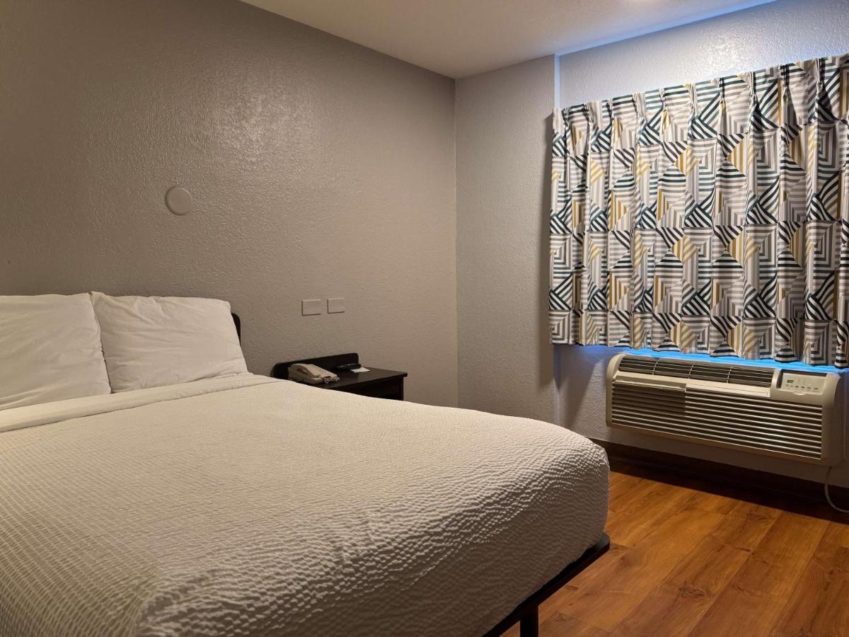 Hotel 6-simi Valley, Ca