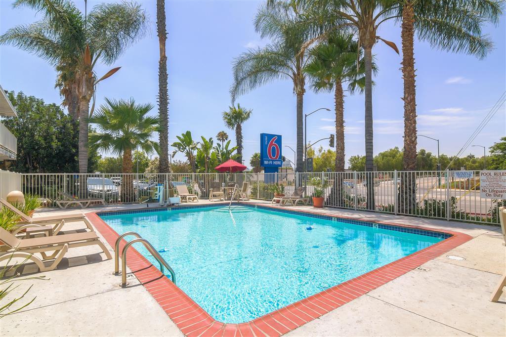 6-simi Valley, Ca Hotel 2*
